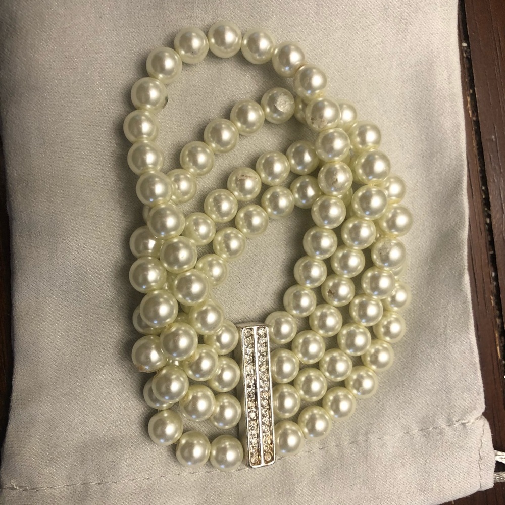 Pearl stretch bracelet
